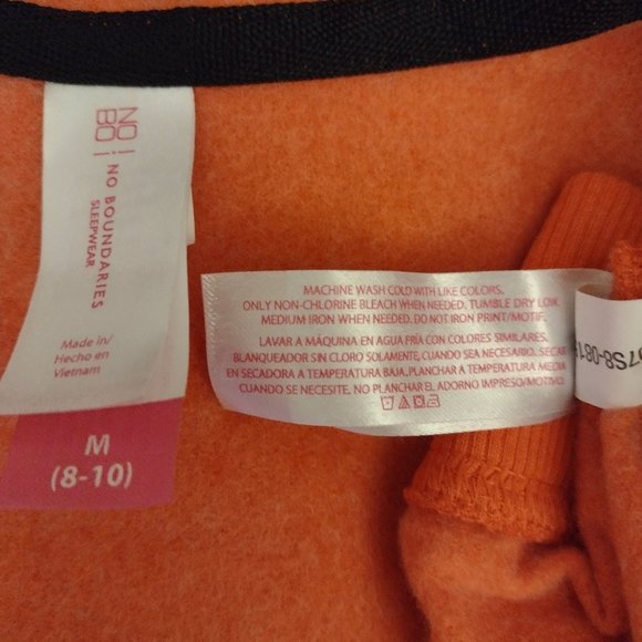 No Boundaries Sweatshirt & Sweatpants - Picture 4 of 7